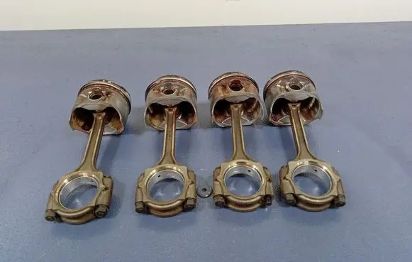 Suzuki Swift I Piston