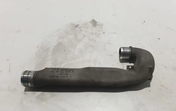 Opel Zafira B Intercooler hose/pipe 55353825