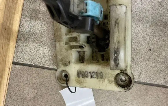 Nissan X-Trail T30 Gear shifter/selector V031219