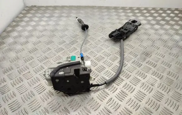 Audi A3 S3 8V Front door lock 8X1837015C