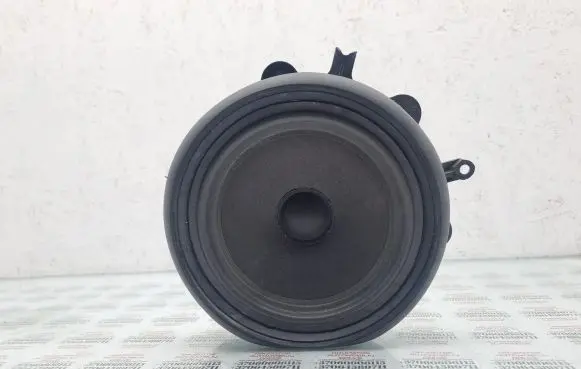 Audi A4 S4 B7 8E 8H Front door speaker 8E0035411