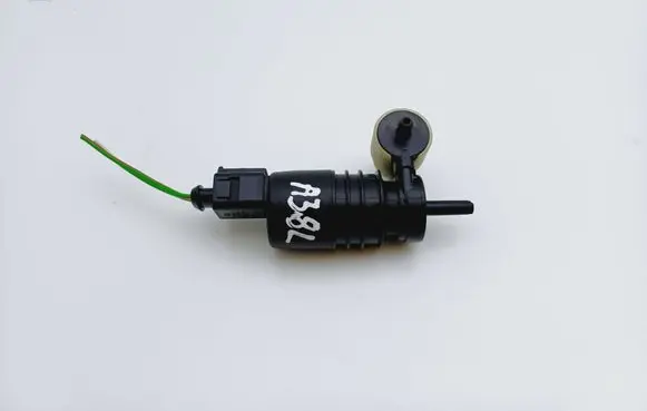 Audi A3 S3 8L Windscreen/windshield washer pump 