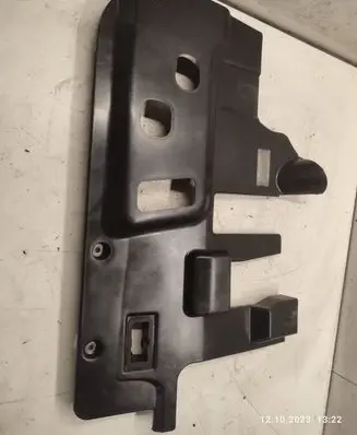 Volkswagen Touareg I Dashboard lower bottom trim panel 7L6815173