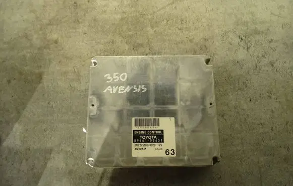 Toyota Avensis T250 Engine control unit/module 8966105631 2751003020 MB2751003020