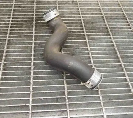 Mercedes-Benz C W204 Engine coolant pipe/hose A2045011682
