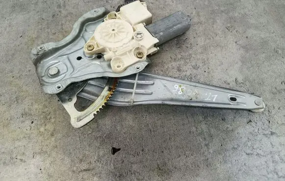 Toyota Avensis T250 Rear door window regulator with motor 6984005100