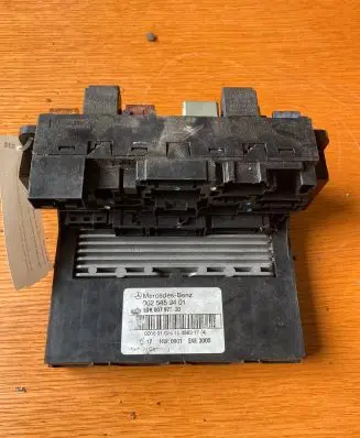 Mercedes-Benz C W203 Fuse box set 0025459401
