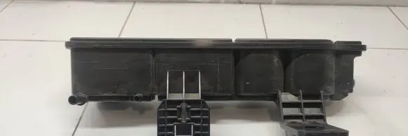 Peugeot 208 II Active carbon filter fuel vapour canister 9829656180