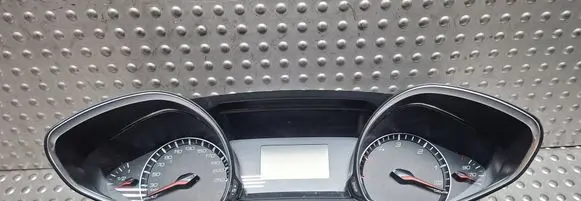 Speedometer (instrument cluster)