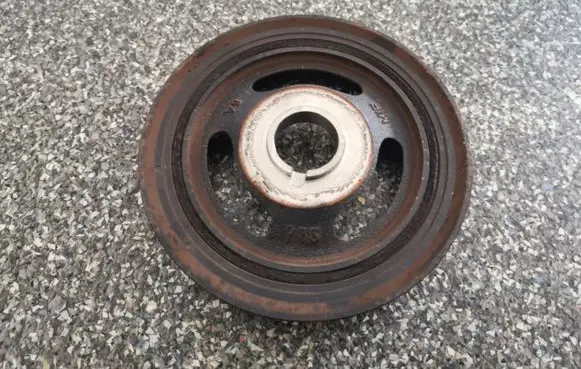 Peugeot 308 Crankshaft pulley