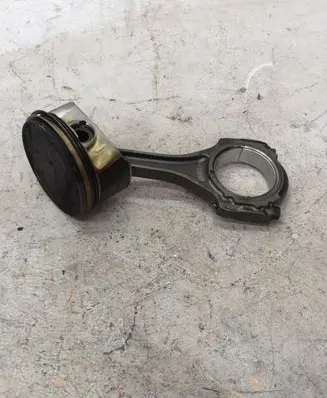 Ford Mustang VI Piston with connecting rod
