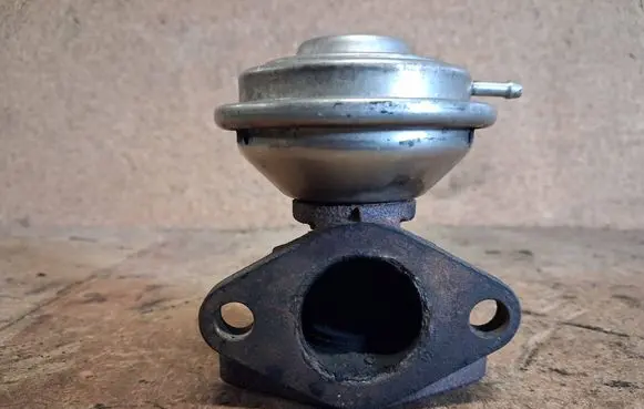 Audi A6 S6 C4 4A EGR valve 72167504 046131503A