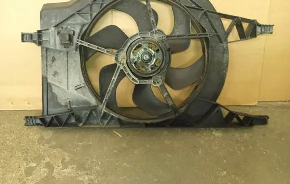 Electric radiator cooling fan