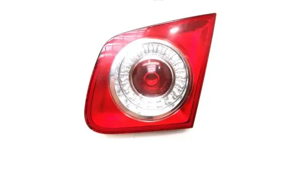 Volkswagen Jetta V Tailgate rear/tail lights 1K5945094