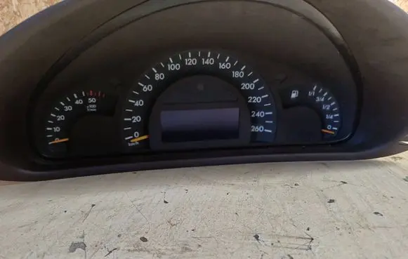 Mercedes-Benz C W203 Speedometer (instrument cluster) 87001411