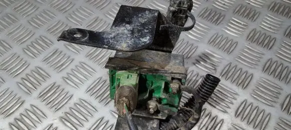 Peugeot 406 Glow plug pre-heat relay 73506802 9627197880