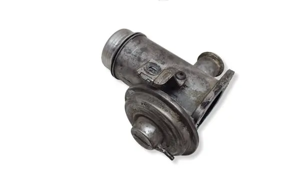 BMW 1 E81 E87 EGR valve 7804381