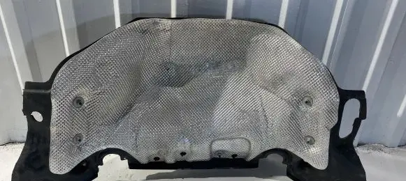 Audi A8 S8 D4 4H Other engine bay part 4H0825621C