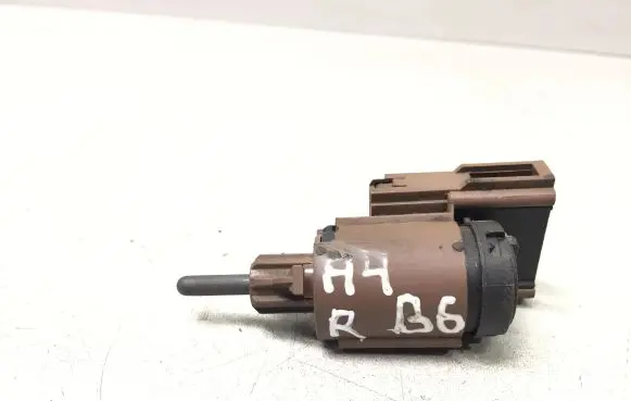 Audi A4 S4 B6 8E 8H Brake pedal sensor switch 3B0945511