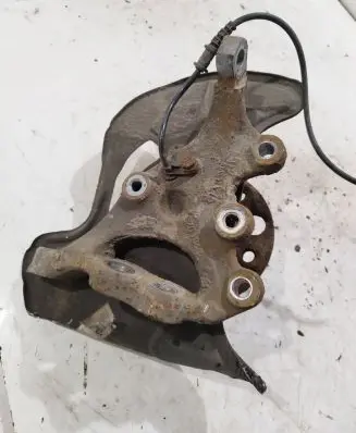 Mercedes-Benz C W204 Front wheel hub spindle knuckle
