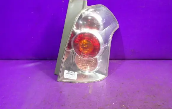 Toyota Corolla Verso E121 Rear/tail lights 0F-01