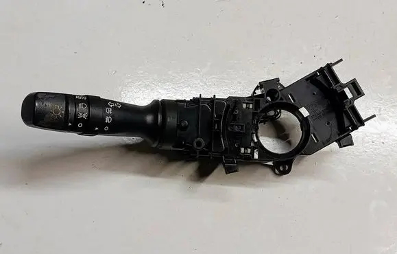 KIA Ceed Wiper turn signal indicator stalk/switch 93410-1M630 SW63