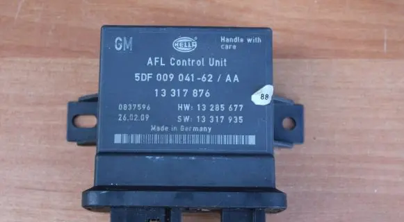 Opel Insignia A Light module LCM 13317876 13317935 5DF00904162