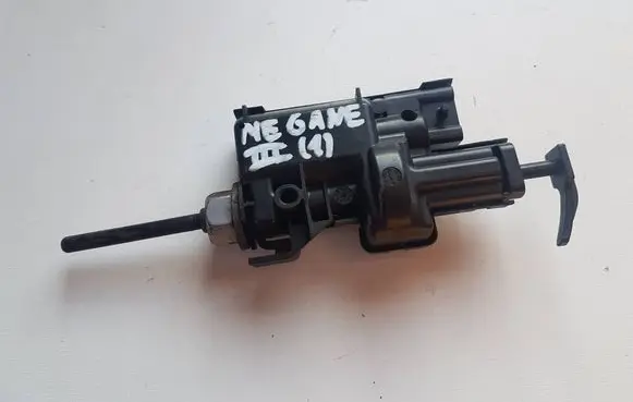 Renault Megane III Fuel tank cap lock motor 8200305732