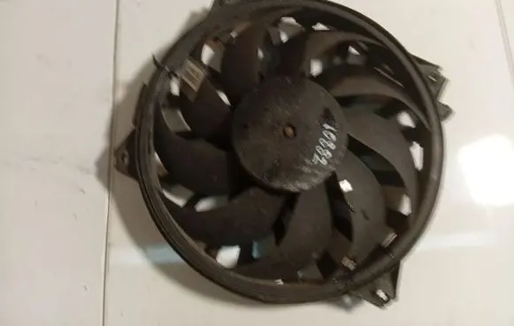 Citroen C8 Radiator cooling fan shroud 