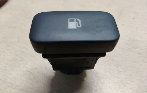 Acura MDX II Fuel tank opening switch M24985 AH717