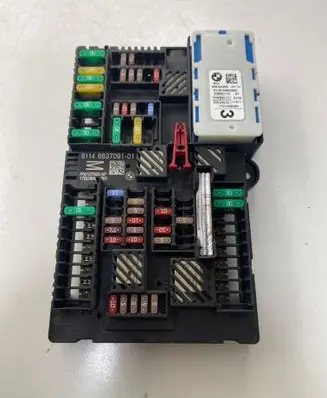 BMW 5 G30 G31 Fuse module 6992958 55892110 1721200581