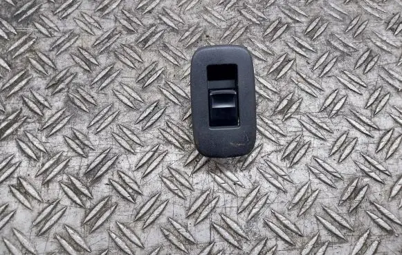 Toyota Auris 150 Electric window control switch
