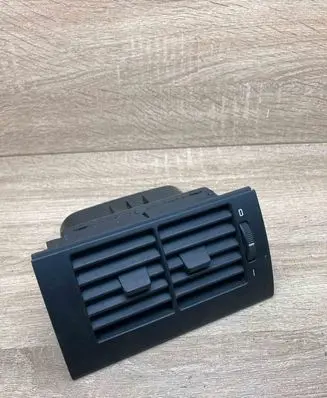 BMW 5 E39 Dash center air vent grill 8391182