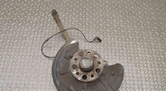 Front wheel hub
