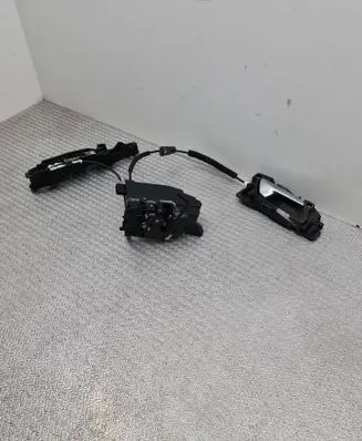 Peugeot 308 Front door lock 9810309380