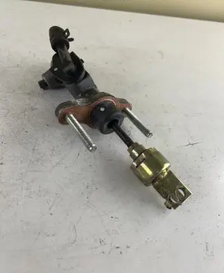Toyota RAV 4 (XA20) Clutch master cylinder