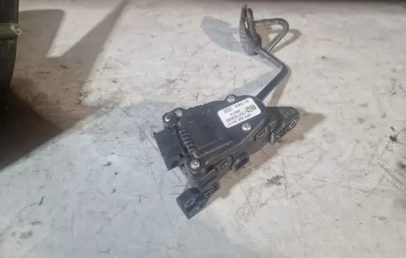 Peugeot Boxer Accelerator throttle pedal 1337493080