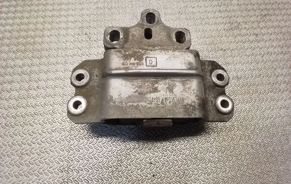Volkswagen Caddy Engine mount bracket 1K0199555