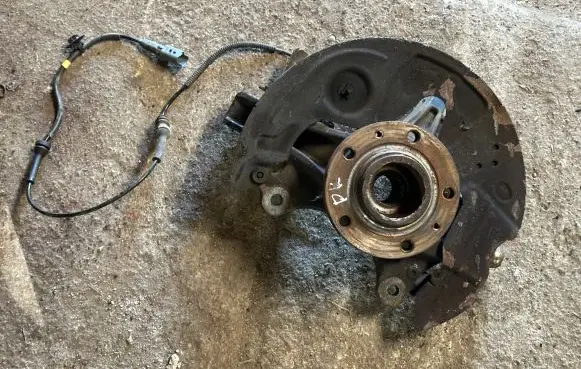 Peugeot 308 Front wheel hub
