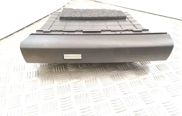 Citroen C4 III e-C4 Glove box