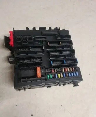 Opel Signum Fuse module 13189924 22FZ2D 106878