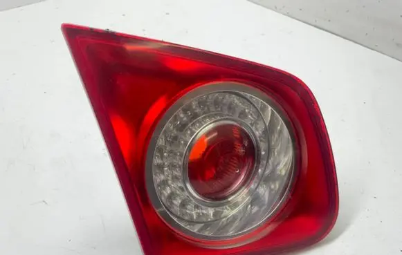 Volkswagen Jetta V Tailgate rear/tail lights 1K5945093