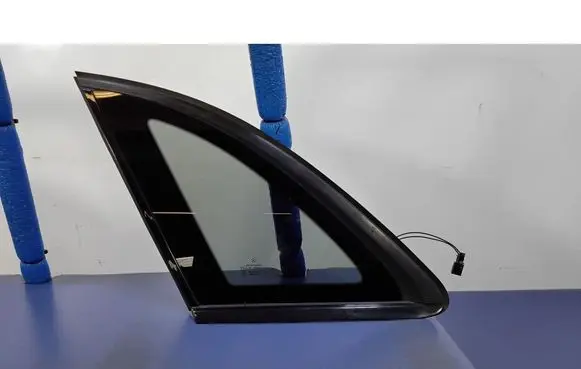 Mercedes-Benz B W246 W242 Rear side window 