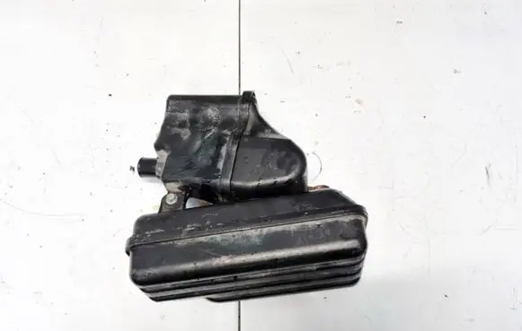 Intake resonator