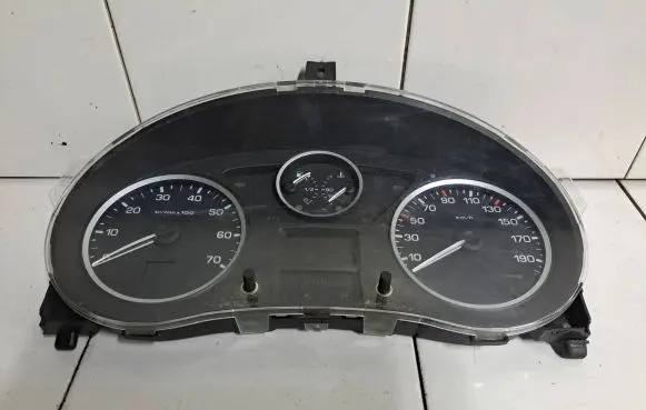 Citroen Berlingo Speedometer (instrument cluster) 555001310104