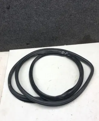 KIA Sorento Front door rubber seal 