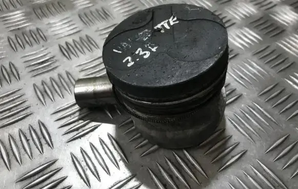 Nissan Vanette Piston 