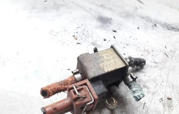 Volkswagen Sharan Vacuum valve 029906283F