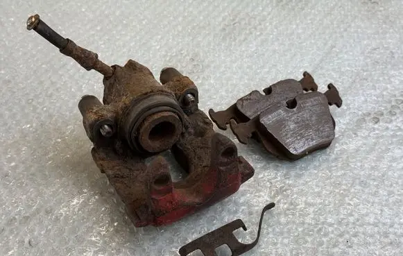 BMW 3 E46 Rear brake caliper 