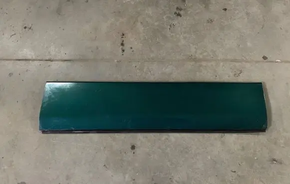 Suzuki Grand Vitara II Front door trim (molding) 7758065J01